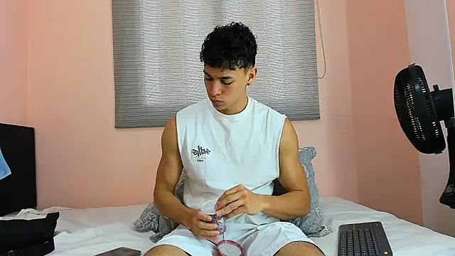 Muscle  Myke online show from March 7, 2026, 12:13 pm