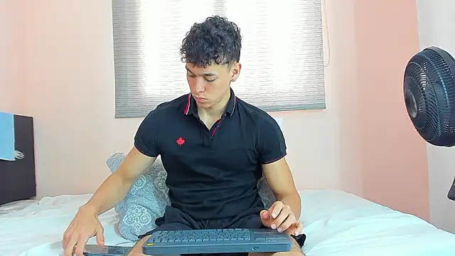 Muscle  Myke online show from March 8, 2026, 1:04 pm