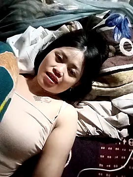 luna-rosax online show from March 12, 2026, 6:47 pm