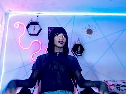 Violeta R  online show from February 16, 2026, 7:43 pm