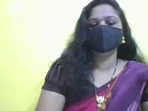 anu-reddyy online show from April 28, 2026, 4:17 am