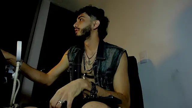 LovexJuxn8 online show from February 24, 2026, 7:12 pm