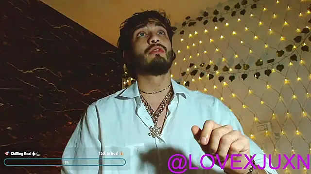 Snapshot of LovexJuxn8 chatting on May 12, 2026, 12:52 am LovexJuxn8 online show from May 12, 2026, 12:52 am