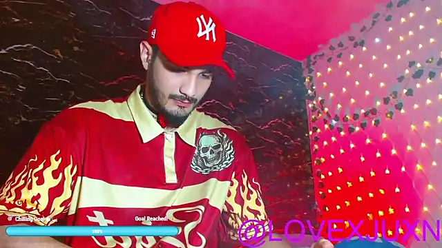 Snapshot of LovexJuxn8 chatting on June 4, 2026, 9:32 pm LovexJuxn8 online show from June 4, 2026, 9:32 pm