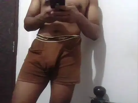 Snapshot of muscledad111 chatting on May 14, 2026, 7:09 pm muscledad111 online show from May 14, 2026, 7:09 pm