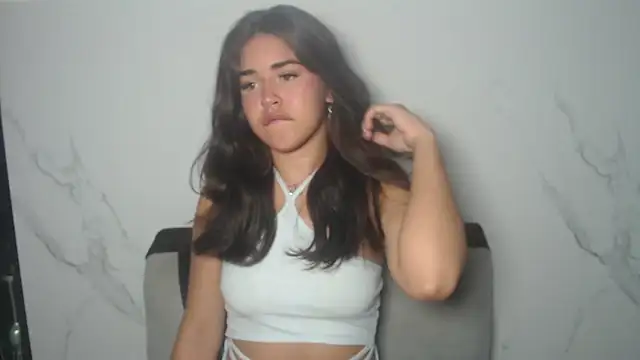 melodyphillips 2  online show from May 3, 2026, 2:17 am