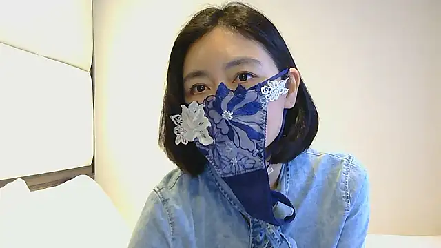 Mochi-Momo online show from May 1, 2026, 4:50 am