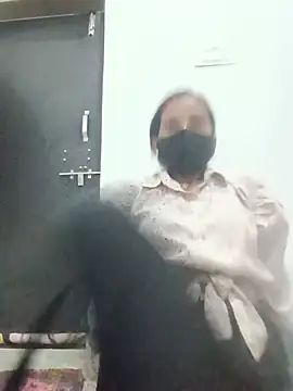 Desi Couple P online show from July 14, 2026, 4:13 pm