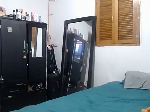 HotSinlge online show from February 17, 2026, 2:41 am