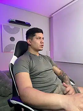  robertobaggioo online show from March 13, 2026, 12:34 pm