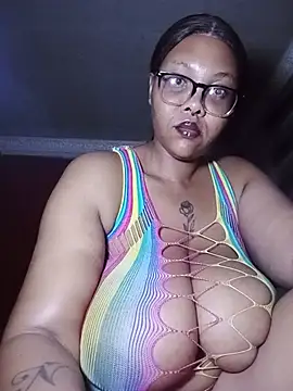 ShantelBootyBoobs online show from June 24, 2026, 9:03 pm