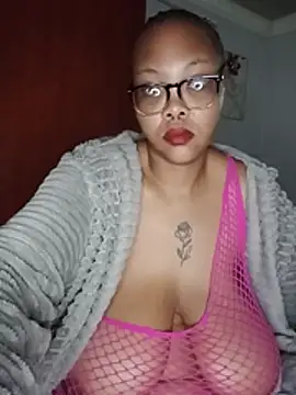 ShantelBootyBoobs online show from July 18, 2026, 7:01 am