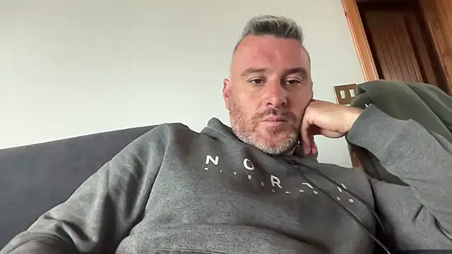 marcovik1 online show from March 11, 2026, 12:33 pm