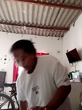 Snapshot of PerlaCurvasgrandes chatting on February 15, 2026, 6:37 pm PerlaCurvasgrandes online show from February 15, 2026, 6:37 pm