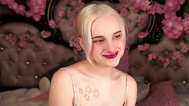 KirstinMcgeady online show from March 17, 2026, 11:24 am