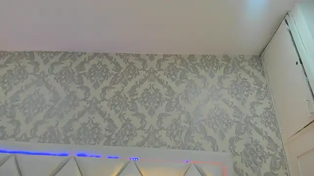 Snapshot of HollyOlson chatting on July 11, 2026, 12:08 pm HollyOlson online show from July 11, 2026, 12:08 pm