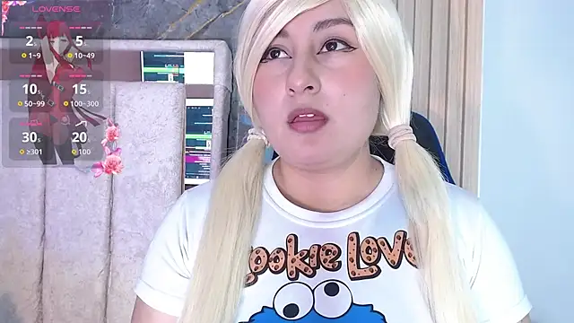 Snapshot of Hazumi_Tsu chatting on May 16, 2026, 8:18 pm Hazumi Tsu online show from May 16, 2026, 8:18 pm