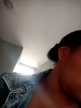 sexygirlatin online show from March 19, 2026, 6:23 pm