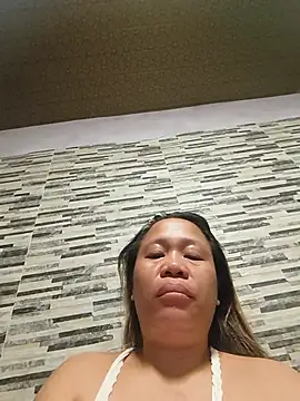 Snapshot of squirtshantal chatting on June 3, 2026, 7:08 pm squirtshantal online show from June 3, 2026, 7:08 pm