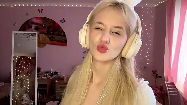 MelissaZaria online show from April 24, 2026, 6:38 am