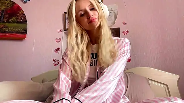MelissaZaria online show from June 19, 2026, 7:34 am