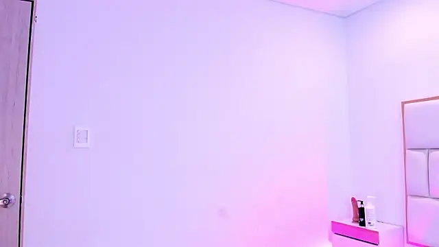 Violetta-foxx online show from February 24, 2026, 7:45 pm