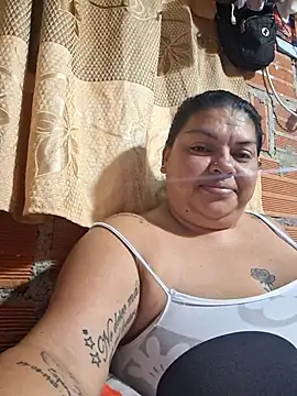 Juli Powl online show from April 26, 2026, 11:24 pm