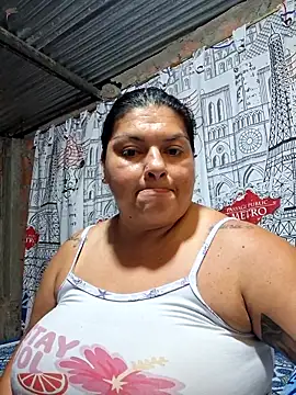 Juli Powl online show from June 21, 2026, 1:52 am