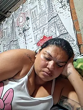 Juli Powl online show from June 26, 2026, 1:43 am