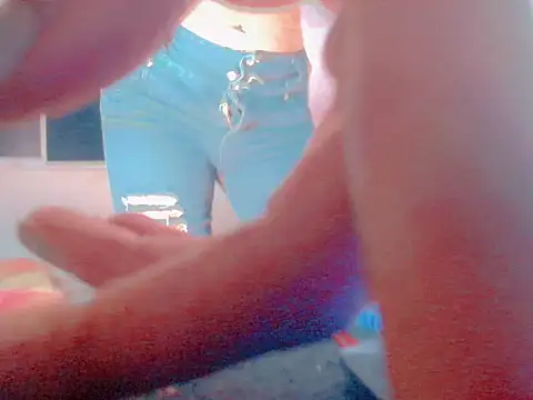 latinhott23 online show from June 19, 2026, 1:43 am