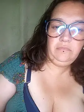  Saraqueen online show from April 26, 2026, 3:15 am