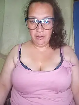  Saraqueen online show from April 30, 2026, 2:51 am