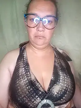  Saraqueen online show from May 2, 2026, 4:28 am