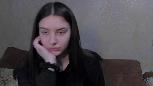 love lina muuur online show from March 2, 2026, 6:15 pm