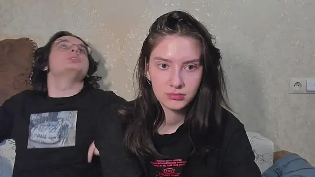 love lina muuur online show from March 8, 2026, 4:33 pm