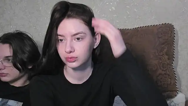 love lina muuur online show from March 18, 2026, 1:53 am