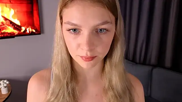 CynthiaaStone online show from March 11, 2026, 6:52 am