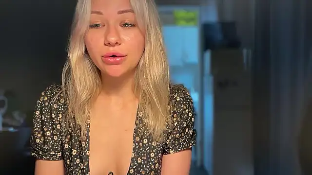 Leylia Lily online show from May 13, 2026, 12:46 pm