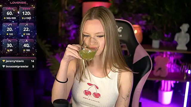 SweetDaisy me online show from February 28, 2026, 8:04 am