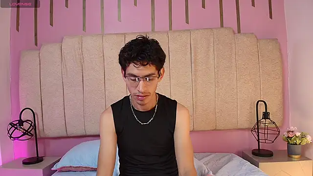 skinny jean  online show from February 28, 2026, 1:56 pm