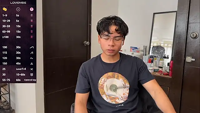 Snapshot of BentoBoxxx chatting on June 4, 2026, 5:19 pm BentoBoxxx online show from June 4, 2026, 5:19 pm