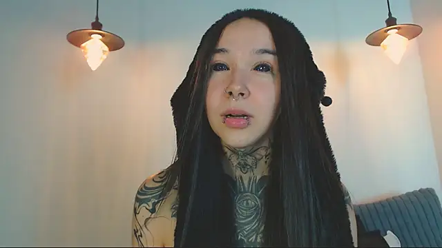 alien eyes09 online show from April 28, 2026, 2:27 am