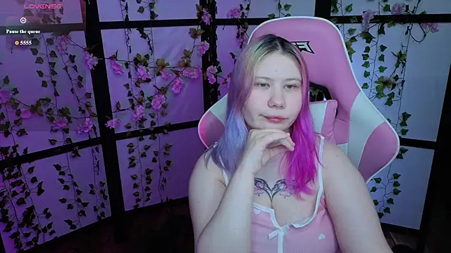 Snapshot of kitsune_little chatting on June 9, 2026, 7:25 pm kitsune little online show from June 9, 2026, 7:25 pm