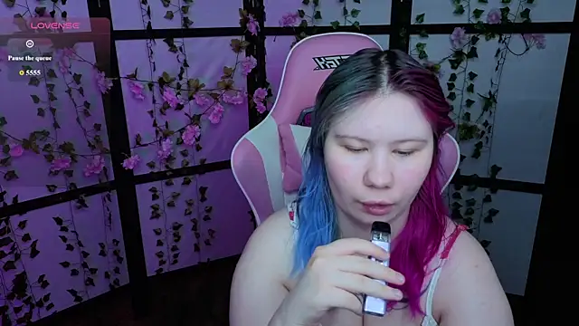 Snapshot of kitsune_little chatting on June 14, 2026, 11:40 pm kitsune little online show from June 14, 2026, 11:40 pm