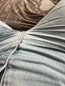 Lynamsb online show from April 20, 2026, 3:37 pm