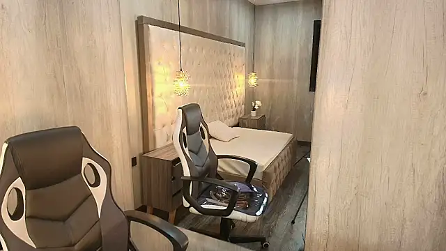 Anya Volker online show from March 11, 2026, 12:11 pm