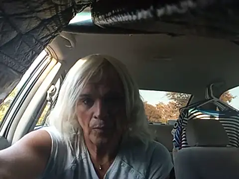 Snapshot of dustbunny64 chatting on July 9, 2026, 2:26 am dustbunny64 online show from July 9, 2026, 2:26 am