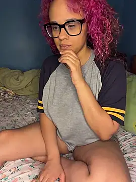 Snapshot of VelvetVixen_735 chatting on June 3, 2026, 7:33 am VelvetVixen 735 online show from June 3, 2026, 7:33 am