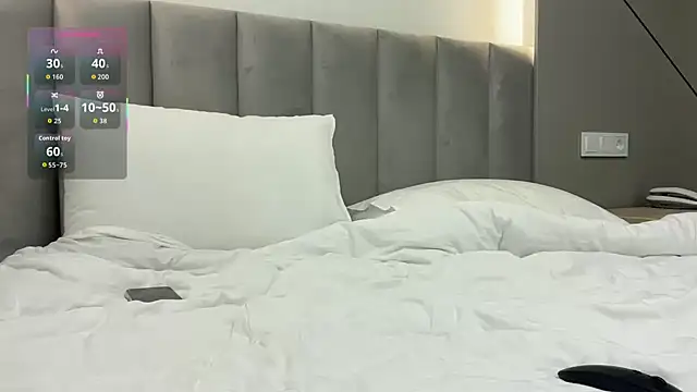 -LunaLove- online show from March 3, 2026, 8:26 pm