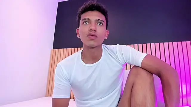 jhoystrong  online show from February 25, 2026, 7:34 pm